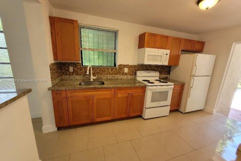 Immobilier commercial à vendre à Miami, Floride: 171.59 m2 № 1316562 - photo 5