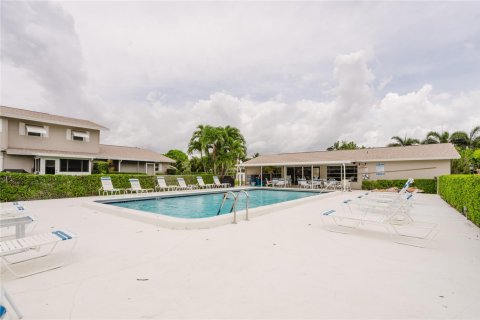 Copropriété à vendre à Deerfield Beach, Floride: 2 chambres, 78.32 m2 № 1230244 - photo 1