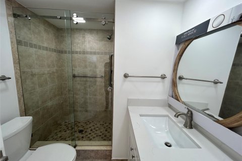 Condo in Sunrise, Florida, 2 bedrooms  № 805317 - photo 9