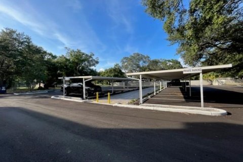 Commercial property in Tampa, Florida 236.34 sq.m. № 790728 - photo 19