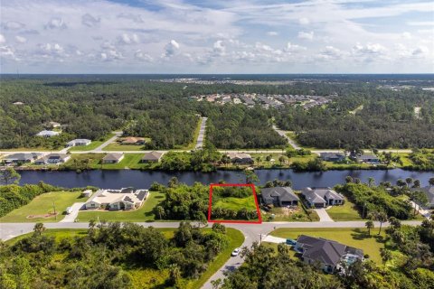 Terreno en venta en Port Charlotte, Florida № 790769 - foto 5