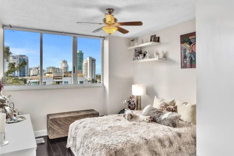 Condo in Miami Beach, Florida, 2 bedrooms  № 868359 - photo 21