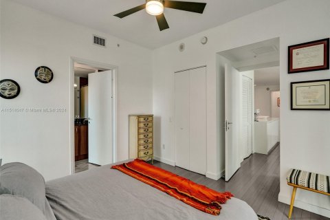 Condominio en venta en Miami, Florida, 2 dormitorios, 94.48 m2 № 947632 - foto 16