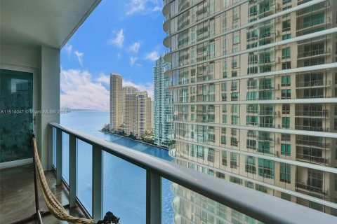Condominio en venta en Miami, Florida, 2 dormitorios, 94.48 m2 № 947632 - foto 13
