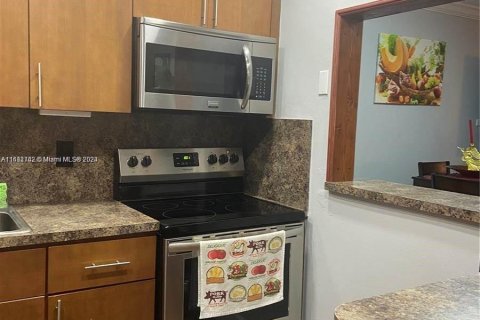 Condominio en venta en Hialeah, Florida, 2 dormitorios, 74.51 m2 № 1234213 - foto 6