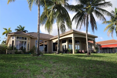 Villa ou maison à vendre à Pembroke Pines, Floride: 4 chambres, 361.3 m2 № 1234159 - photo 5