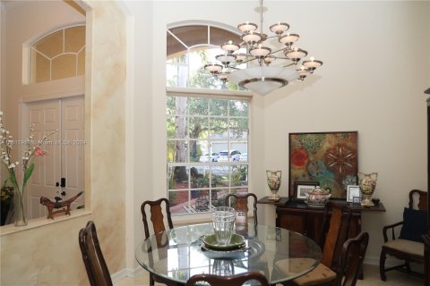 Villa ou maison à vendre à Pembroke Pines, Floride: 4 chambres, 361.3 m2 № 1234159 - photo 10