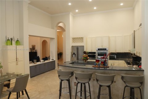 Villa ou maison à vendre à Pembroke Pines, Floride: 4 chambres, 361.3 m2 № 1234159 - photo 18