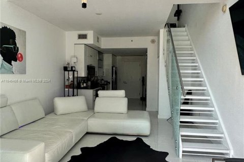 Condominio en venta en Miami, Florida, 1 dormitorio, 72.93 m2 № 1329336 - foto 4