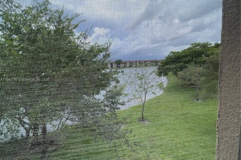 Condominio en venta en Pembroke Pines, Florida, 1 dormitorio, 98.1 m2 № 1329335 - foto 10