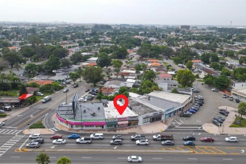 Propiedad comercial en venta en Miami, Florida № 1329364 - foto 28