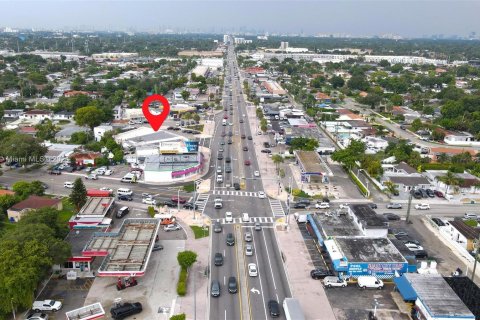 Propiedad comercial en venta en Miami, Florida № 1329364 - foto 30