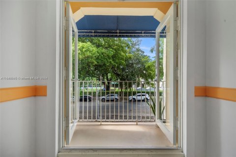 Commercial property in Coral Gables, Florida 527.87 sq.m. № 1329337 - photo 23