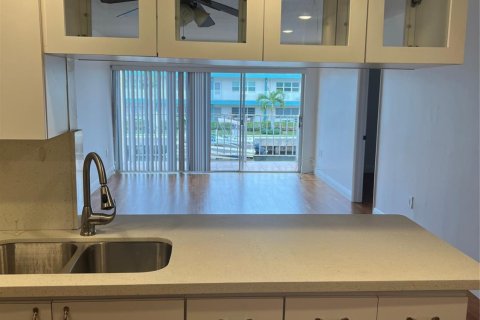 Condominio en venta en North Miami Beach, Florida, 2 dormitorios, 90.12 m2 № 744219 - foto 7