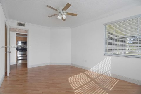 Copropriété à vendre à Miami, Floride: 2 chambres, 97.55 m2 № 1388121 - photo 15