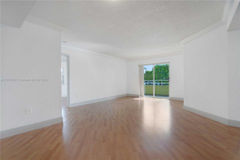 Condo in Miami, Florida, 2 bedrooms  № 1388121 - photo 13