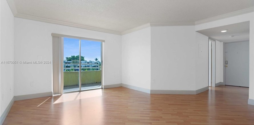 Condo in Miami, Florida, 2 bedrooms  № 1388121