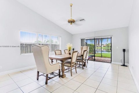 Villa ou maison à vendre à Davie, Floride: 3 chambres, 188.03 m2 № 887782 - photo 14