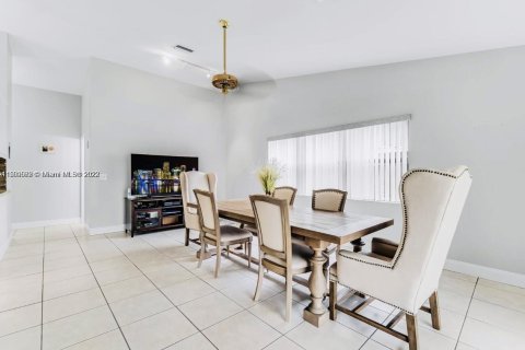 Villa ou maison à vendre à Davie, Floride: 3 chambres, 188.03 m2 № 887782 - photo 12
