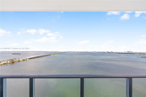 Condominio en alquiler en Miami, Florida, 3 dormitorios, 141.77 m2 № 1348972 - foto 23