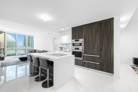 Condominio en alquiler en Miami, Florida, 2 dormitorios, 138.52 m2 № 1348501 - foto 12