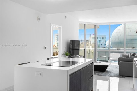 Condo in Miami, Florida, 2 bedrooms  № 1348501 - photo 9