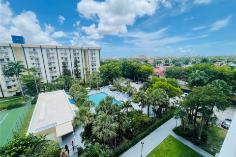 Condo in Miami, Florida, 1 bedroom  № 1348973 - photo 19