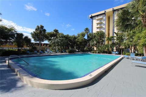 Condominio en alquiler en Miami, Florida, 1 dormitorio, 55.56 m2 № 1348973 - foto 21