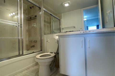 Condo in Miami, Florida, 1 bedroom  № 1348973 - photo 20