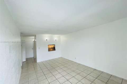 Condominio en alquiler en Miami, Florida, 1 dormitorio, 55.56 m2 № 1348973 - foto 12