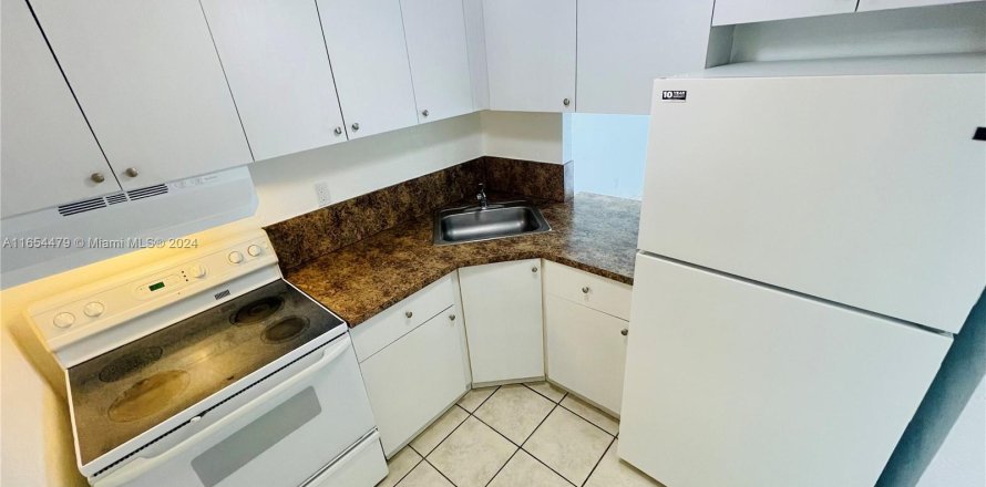 Condo in Miami, Florida, 1 bedroom  № 1348973