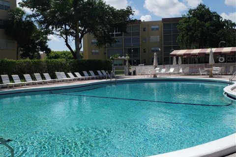 Condominio en venta en Lauderdale Lakes, Florida, 1 dormitorio, 69.49 m2 № 827904 - foto 9
