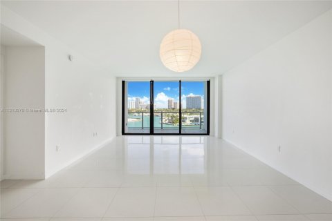 Condominio en venta en Bay Harbor Islands, Florida, 3 dormitorios, 155.33 m2 № 200958 - foto 19