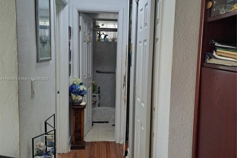 Condo in Miami Beach, Florida, 1 bedroom  № 630536 - photo 7