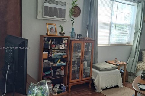 Condo in Miami Beach, Florida, 1 bedroom  № 630536 - photo 4