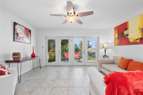 Condo in Apopka, Florida, 2 bedrooms  № 1350618 - photo 8