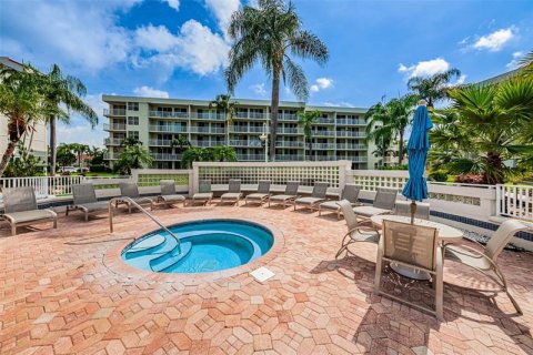 Condominio en alquiler en Saint Petersburg, Florida, 2 dormitorios, 100.33 m2 № 225456 - foto 19