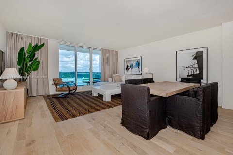 Condo in Miami Beach, Florida, 1 bedroom  № 126384 - photo 1