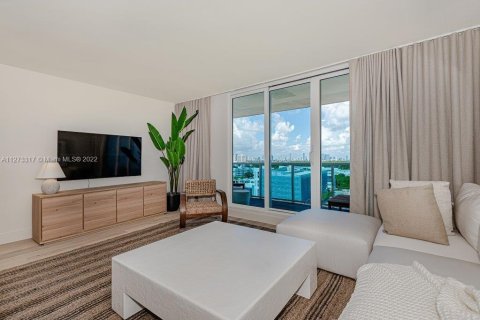 Condominio en alquiler en Miami Beach, Florida, 1 dormitorio, 81.75 m2 № 126381 - foto 4