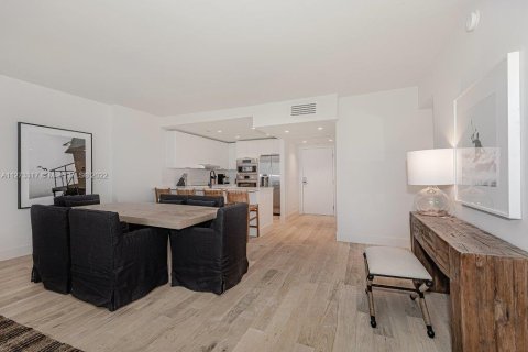 Condominio en alquiler en Miami Beach, Florida, 1 dormitorio, 81.75 m2 № 126381 - foto 7