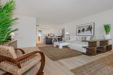 Condominio en alquiler en Miami Beach, Florida, 70.61 m2 № 126382 - foto 11