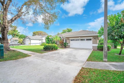 House in Cooper City, Florida 4 bedrooms, 223.62 sq.m. № 1135747 - photo 3