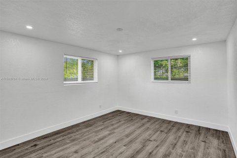 Casa en venta en West Park, Florida, 6 dormitorios, 204.48 m2 № 1118347 - foto 27