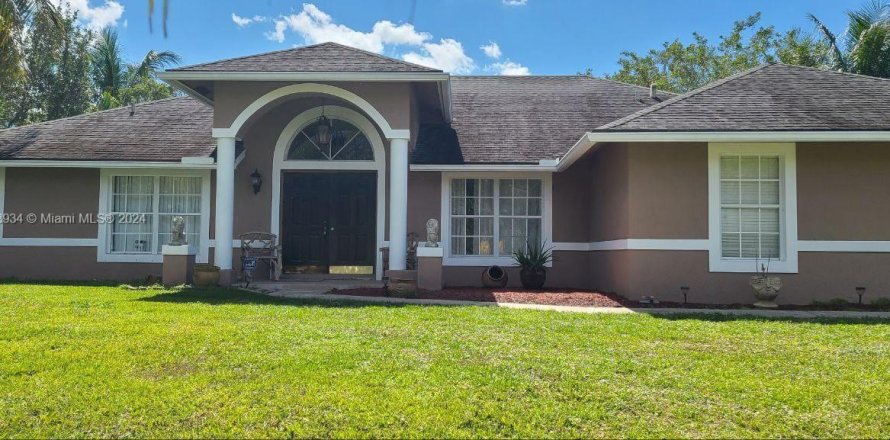 Villa ou maison à Lake Worth, Floride 3 chambres, 207.36 m2 № 1118389