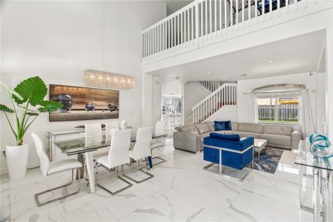 Villa ou maison à vendre à Cutler Bay, Floride: 4 chambres, 248.05 m2 № 1188323 - photo 7