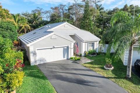 Villa ou maison à vendre à Coconut Creek, Floride: 3 chambres, 128.67 m2 № 1008967 - photo 1