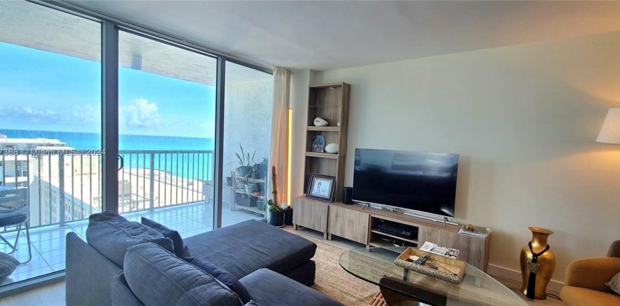 Condominio en Miami Beach, Florida, 2 dormitorios  № 1358783