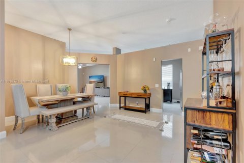 Villa ou maison à vendre à Weston, Floride: 4 chambres, 183.76 m2 № 1396161 - photo 8