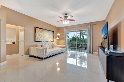 House in Weston, Florida 4 bedrooms, 183.76 sq.m. № 1396161 - photo 15