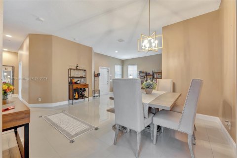 Villa ou maison à vendre à Weston, Floride: 4 chambres, 183.76 m2 № 1396161 - photo 11